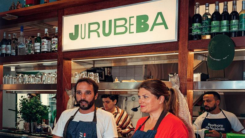 Chef Elia Schram e a Ministra do Comércio e Indústria da Noruega, Cecilie T. Myrseth, posam juntos (Foto: Reprodução)