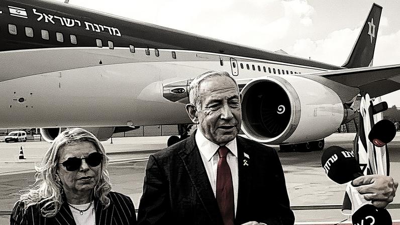 Benjamin Netanyahu and his wife, Sarah, preparing to leave for the US on the Wing of Zion for his previous visit in July. Photograph: Amos Ben Gershom/Israel Gpo/ Zuma Press Wire/Rex/Shutterstock