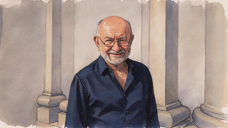 Homem identificado como autor de novelas está posando para a foto (Foto: Reprodução)