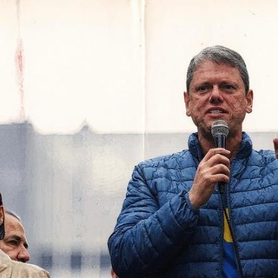 Tarcísio retorna a Brasília para negociar anistia a Bolsonaro novamente
