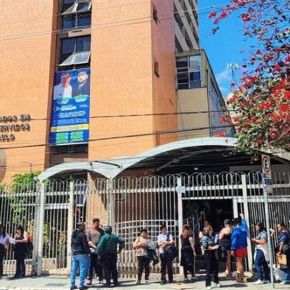Funcionários da saúde formam fila para evitar desconto da contribuição sindical