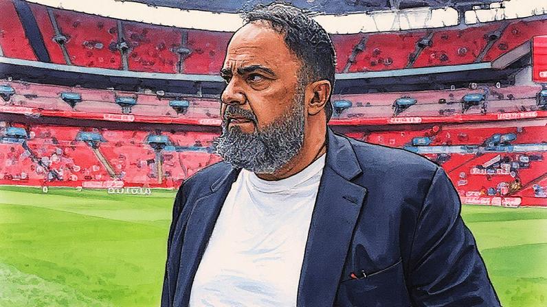 Evangelos Marinakis antes de jogo entre Nottingham Forest e Manchester City (Foto: Reprodução)