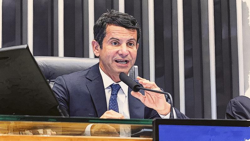 Doutor Luizinho discursa na Câmara dos Deputados (Foto: Reprodução)