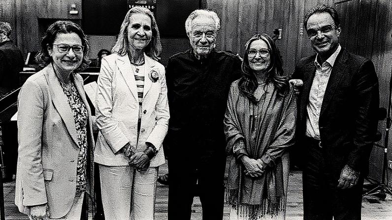 Executivos da Fundación MAPFRE visitam a Fundação Bachiana e o Maestro João Carlos Martins, que recebeu o Prêmio por Toda uma Vida Profissional (Foto: Reprodução)