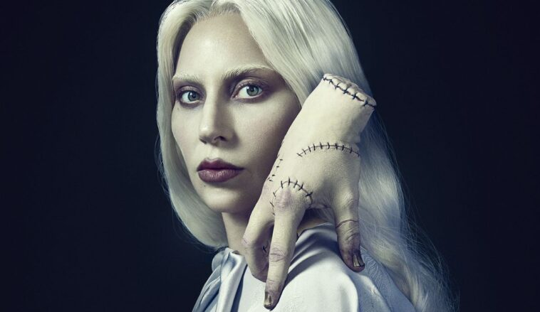Lady gaga como Rosaline Rotwood em "Wandinha" - Foto: Reprodução/Redes Sociais