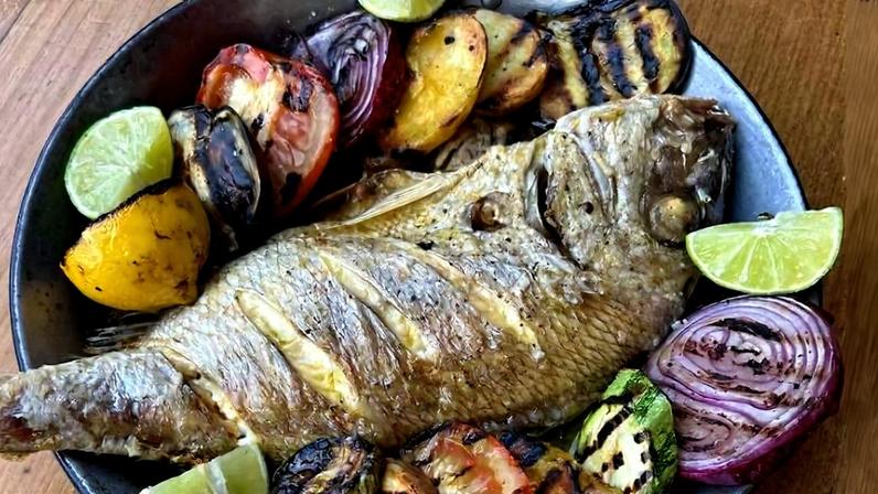 O peixe assado no forno no Venga, no Rio de Janeiro