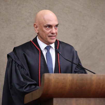 Moraes provoca risos e faz piadas durante julgamento de Bolsonaro