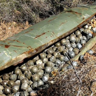 Bombas de fragmentação causam mais de 1.200 mortes e feridos na Ucrânia
