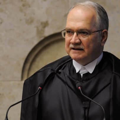 Fachin assume presidência do STF e indica contenção da Corte