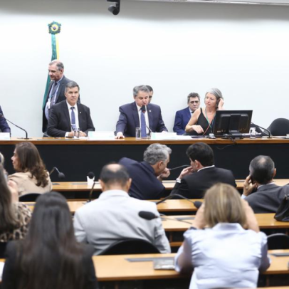 CMO aprova aumento do Fundo Eleitoral para R$ 4,9 bilhões em 2026