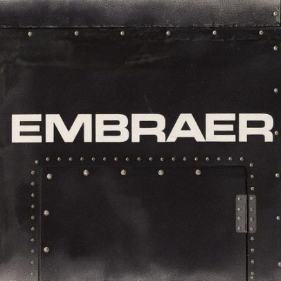 Embraer atinge máxima histórica, mas ações perdem força rapidamente após anúncio