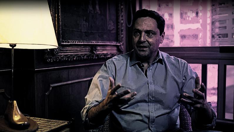 Deputado federal Luiz Philippe de Orléans e Bragança dá depoimento para documentário sobre os 200 anos da Independência (Foto: Reprodução)