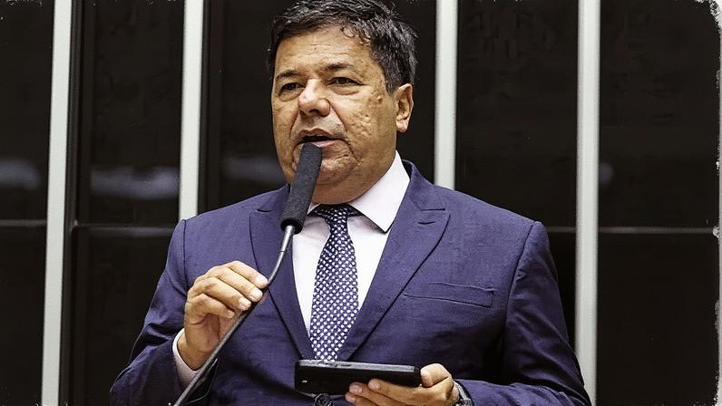 Deputado Mendonça Filho em sessão na Câmara dos Deputados (Foto: Reprodução)
