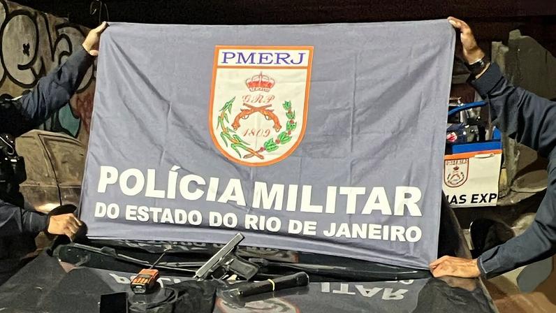Apreensão de materiais após tiroteio na Avenida Brasil (Foto: Reprodução)