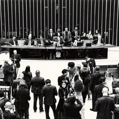 Câmara aprova prontuário escolar e base única de dados para educação nacional