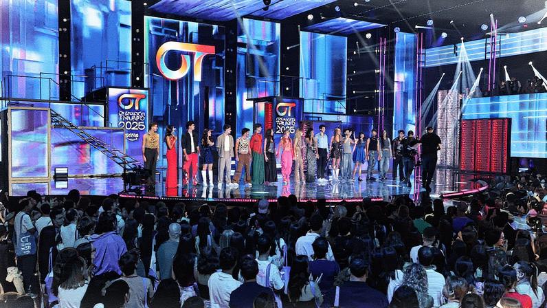 Dezoito aspirantes se apresentam durante a Gala 0 da Academia de Operação Triunfo 2025, transmitida ao vivo (Foto: Reprodução)