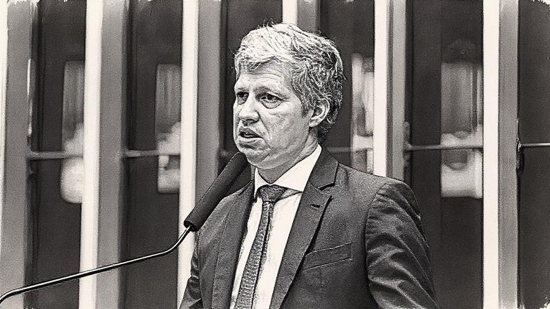 Deputado federal Marcel van Hattem em evento na Câmara dos Deputados (Foto: Reprodução)