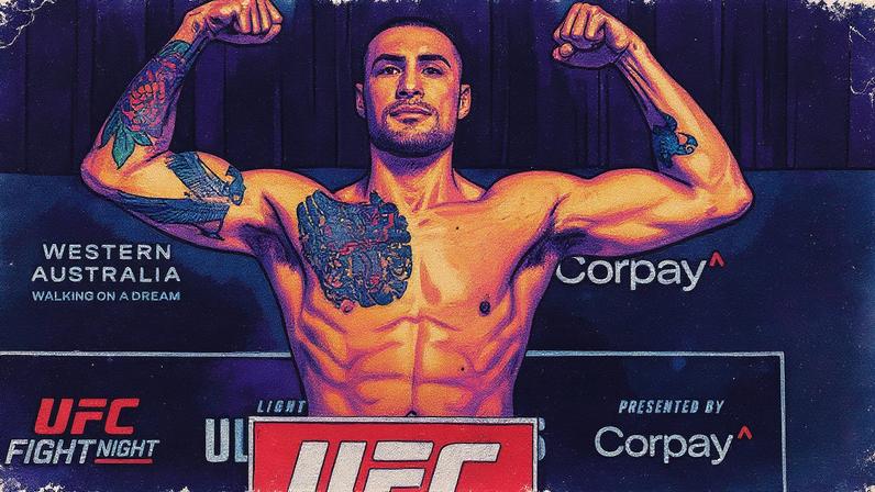 Carlos Ulberg posa na balança durante a pesagem oficial do UFC Perth. (Foto por Ed Mulholland/Zuffa LLC)
