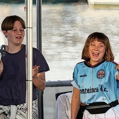 Greta Thunberg defende palestinos ao usar camisa do Bohemian FC