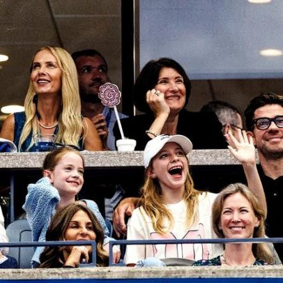Filhas de Emily Blunt e John Krasinski fazem aparição no US Open com a família
