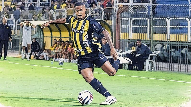 Atacante Ygor Catatau em ação pelo Volta Redonda contra o Criciúma, retornando aos campos após mais de dois anos (Foto: Reprodução)