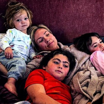 Sharna Burgess responde a crítica sobre aparência do filho de 3 anos