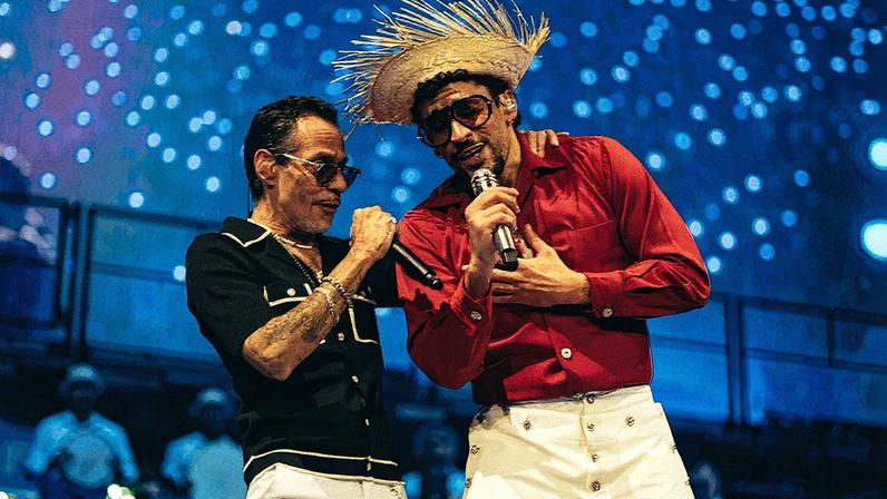 Bad Bunny encerrou sua residência em Porto Rico com um dueto surpresa ao lado de Marc Anthony no dia 20 de setembro (Foto: Reprodução)