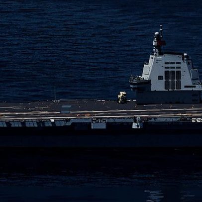 China critica passagem de navios militares dos EUA e Reino Unido pelo Estreito de Taiwan