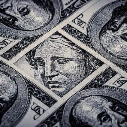 Dólar avança pela segunda vez com incertezas sobre o orçamento de 2026