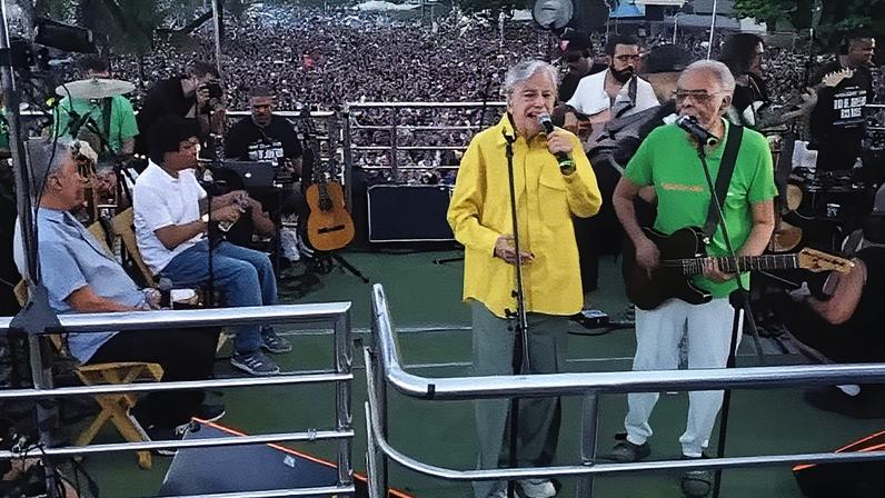 Gil e Caetano cantam em Copacabana (Foto: Reprodução)