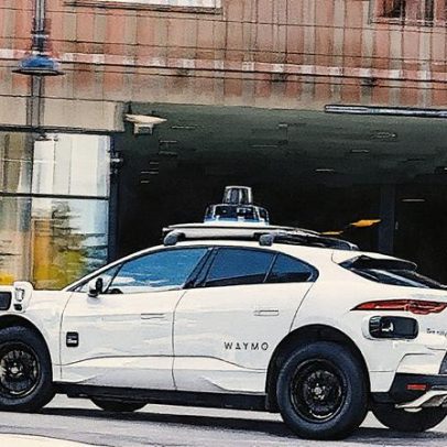 Waymo inicia testes em Denver e Seattle para expandir serviço de robotáxi nos EUA