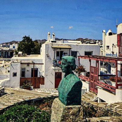 Exílio inspira reconstrução pessoal em 'République-Bastille'