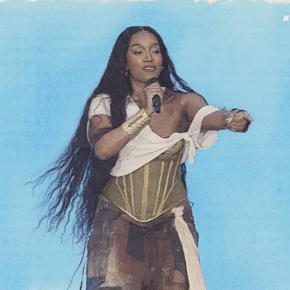 Iza celebra ancestralidade e empoderamento feminino no encerramento do The Town