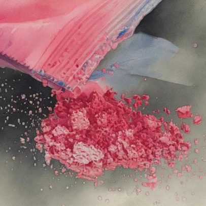 Três novas drogas sintéticas são identificadas no Brasil, incluindo ecstasy e 'cocaína rosa'