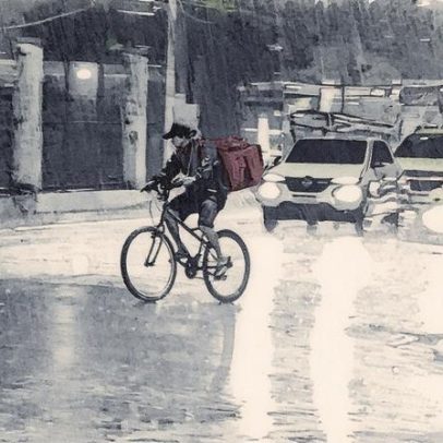 Rio de Janeiro enfrenta forte chuva e eleva nível de severidade para médio
