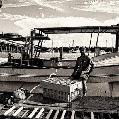Raids de imigração e tarifas ameaçam indústria de lagosta nas Florida Keys