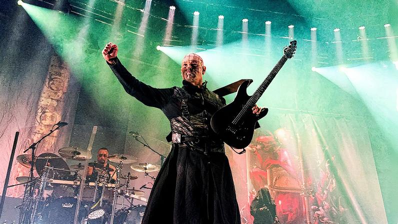 Vocalista da banda Cradle of Filth, Dani Filth, fala sobre acusações de ex-companheiros de banda (Foto: Reprodução)
