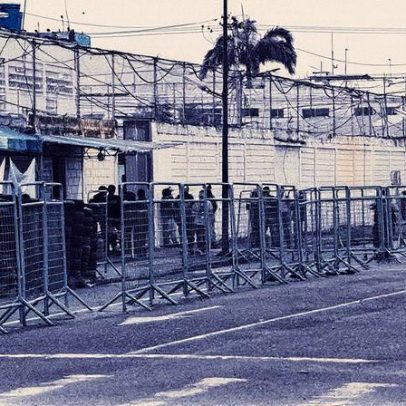 Conflito em presídio no Equador resulta em 14 mortos e fuga de 13 detentos