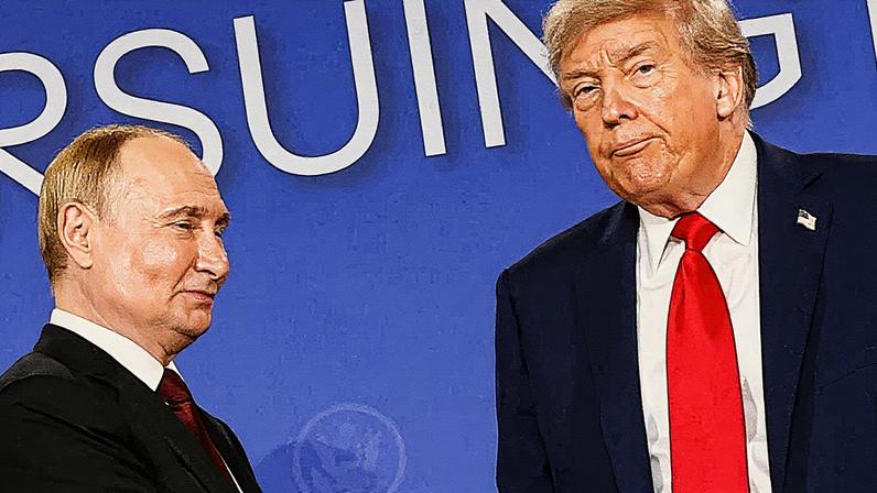 Presidentes dos EUA e da Rússia durante coletiva de imprensa após reunião em Anchorage, Alasca (Foto: Reprodução)