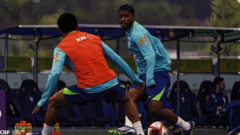 Andrey Santos treina com a seleção em campo (Foto: Reprodução)