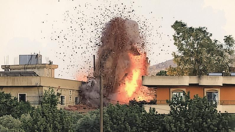 Ataque aéreo israelense atinge o município de Kfar Tebnit (Foto: Reprodução)