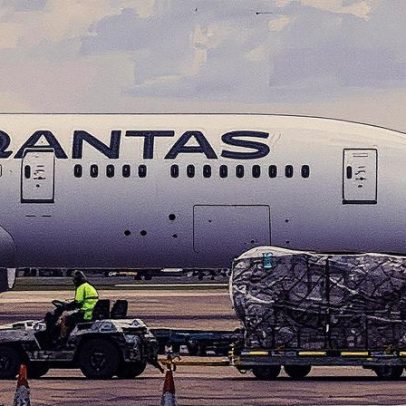 Qantas recusa voo a mulher britânica com scooter elétrica por bateria