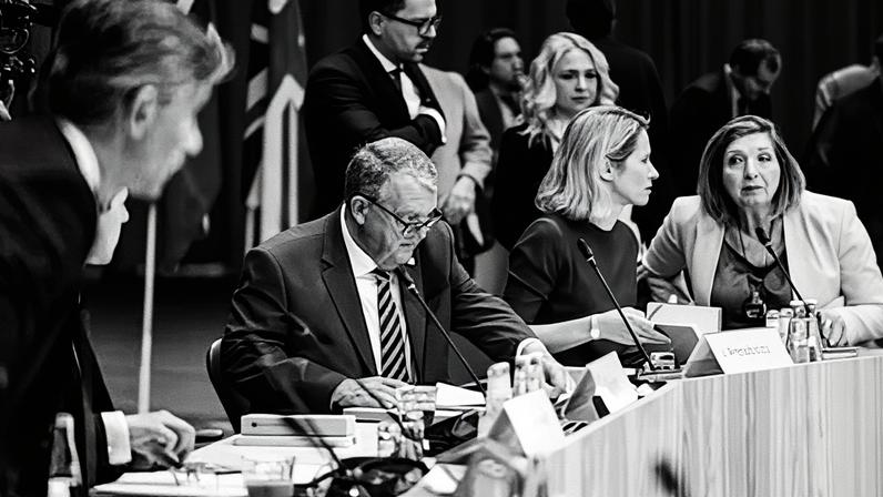 Ministro de Exteriores da Dinamarca e jefa de diplomacia europeia durante reunião informal em Copenhague (Foto: Reprodução)