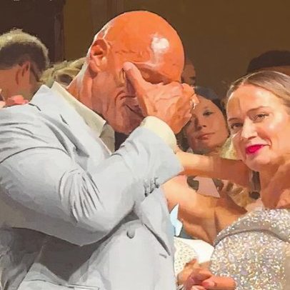 The Rock se emociona com aplausos de 15 minutos durante evento especial