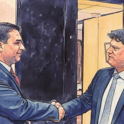 Flávio Bolsonaro destaca articulação de Tarcísio em apoio político