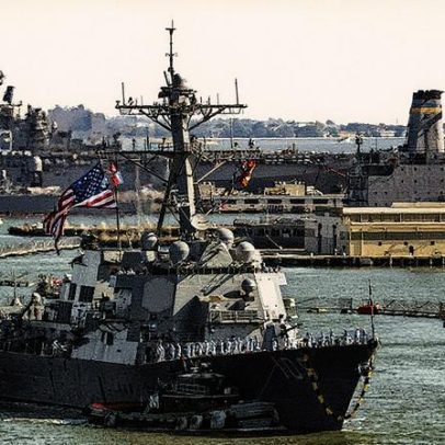 Caças venezuelanos realizam sobrevoo sobre navio dos Estados Unidos no Caribe