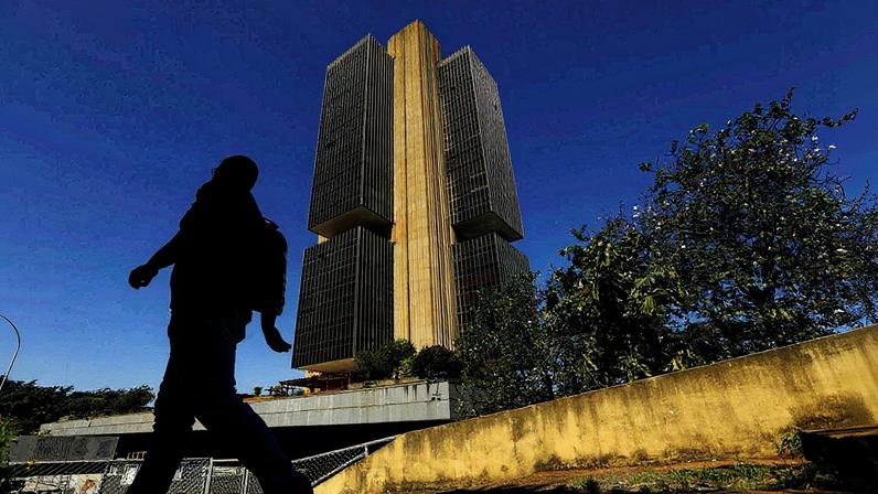 Banco Central em Brasília, com previsão de mais tempo para a inflação convergir para a meta (Foto: Reprodução)