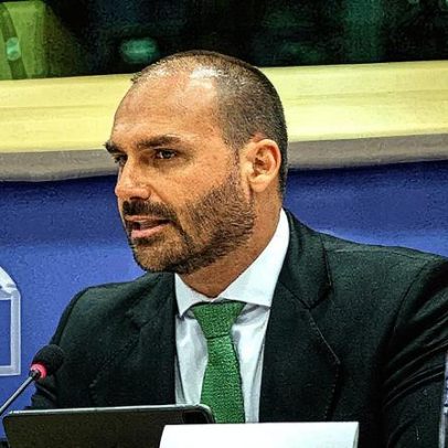 Eduardo Bolsonaro discute temas do STF em reuniões na Casa Branca