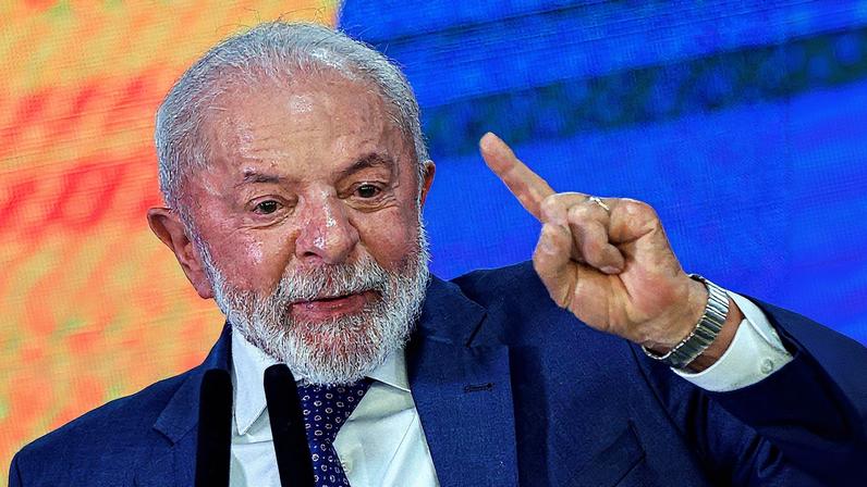Presidente do Brasil, Luiz Inácio Lula da Silva, discursa durante cerimônia de assinatura de medida provisória no Palácio do Planalto, em Brasília (Foto: Reprodução)