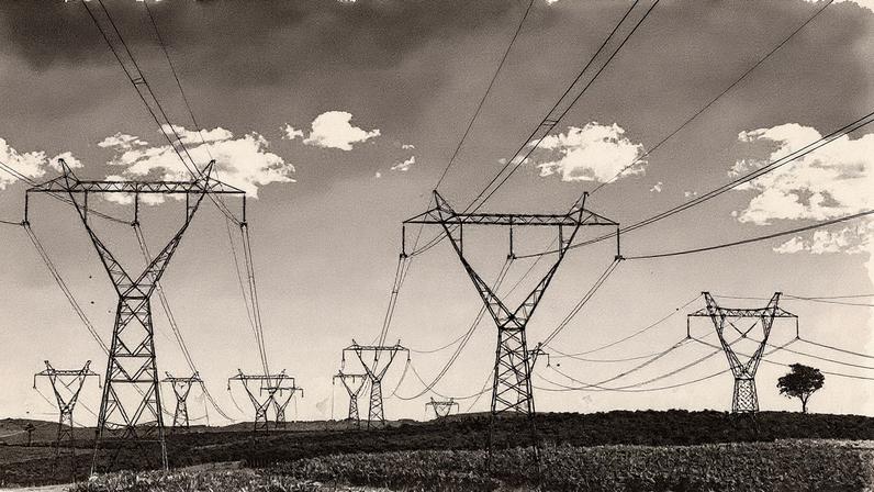 Linhas de transmissão de energia em Santo Antônio do Jardim, São Paulo (Foto: Reprodução)